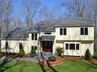 11 Cobbling Rock Rd, Katonah, NY 10536