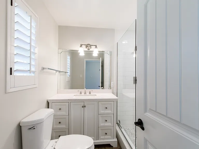 808 E Cavalier Dr — Photo 16
