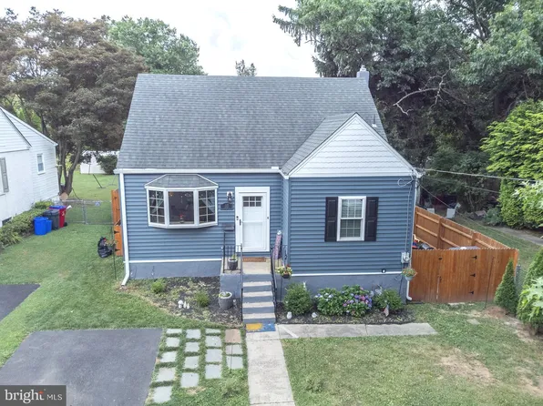 18 S Sylvania Ave, Jenkintown, PA 19046