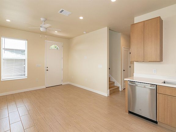 5th image of 1012 W Milton St #2B