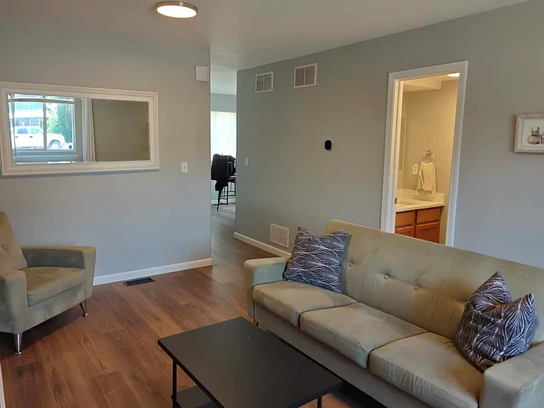 832 Mariposa St — Photo 7