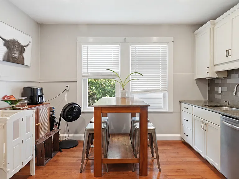 126 Richmond St #2 — Photo 8