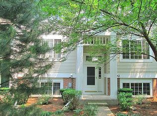 192 Lucerne Ct, Wheeling, IL 60090