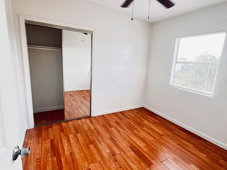 10626 S Budlong Ave — Photo 4