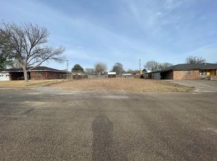 1823 Chestnut Ave, Dalhart, TX 79022