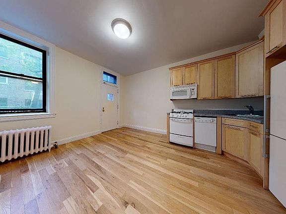 4th image of 117 E 89th St APT A2