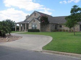 319 Firestone Dr, Meadowlakes, TX 78654