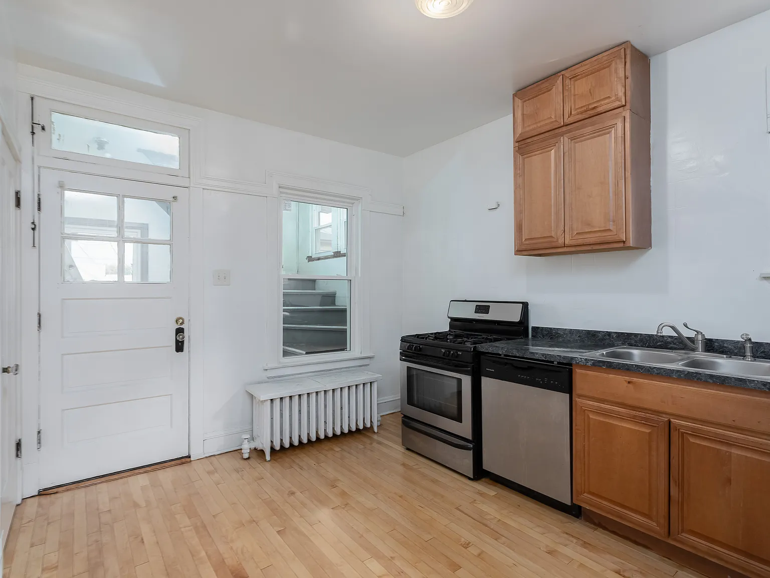 2 bed, 1200 sqft, $1,825 — Photo 4