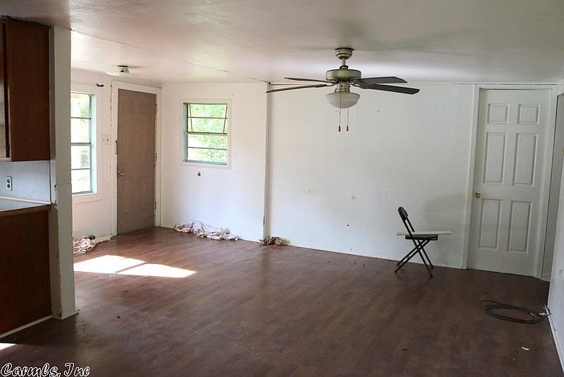 2nd image of 604 W Fort Towson Ave