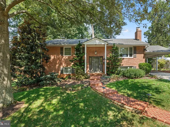 7426 Tower St, Falls Church, VA 22046