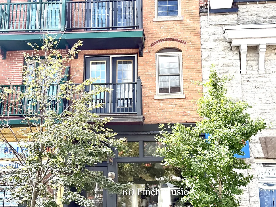 64 Mill St