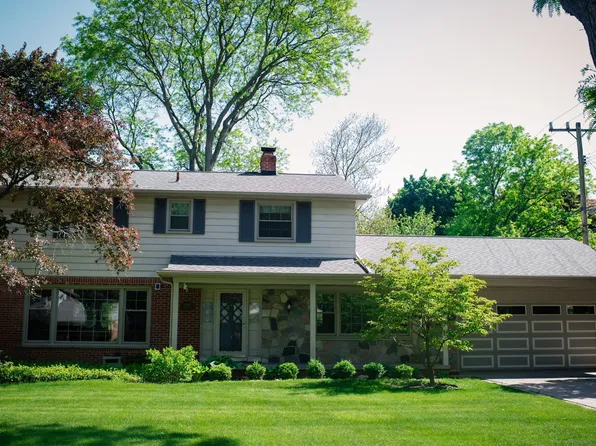 17401 San Rosa Blvd, Lathrup Village, MI 48076