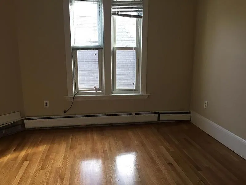 27 Falcon St #2D