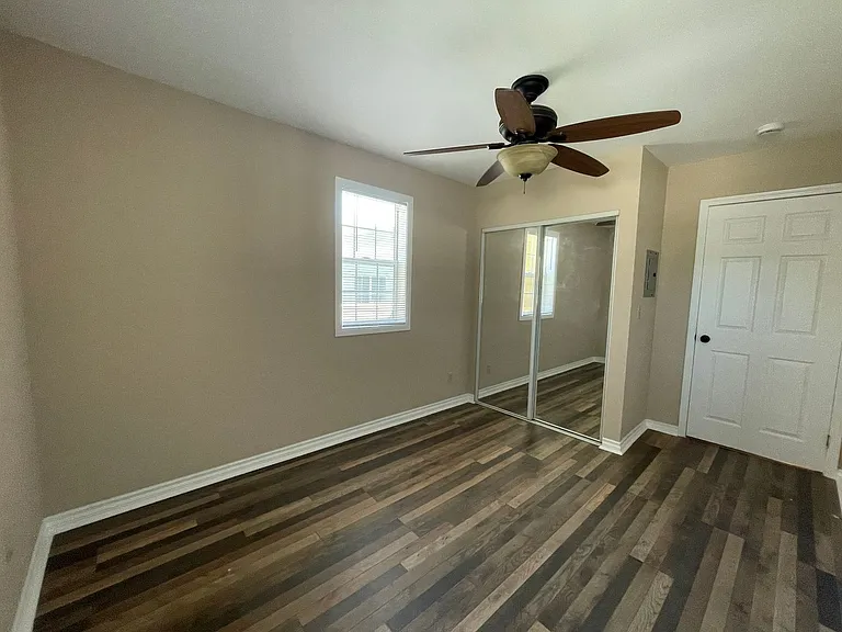 Apt 190 Craig — Photo 11