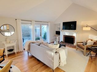 31 Woodrise Rd #31, Falmouth, MA 02540