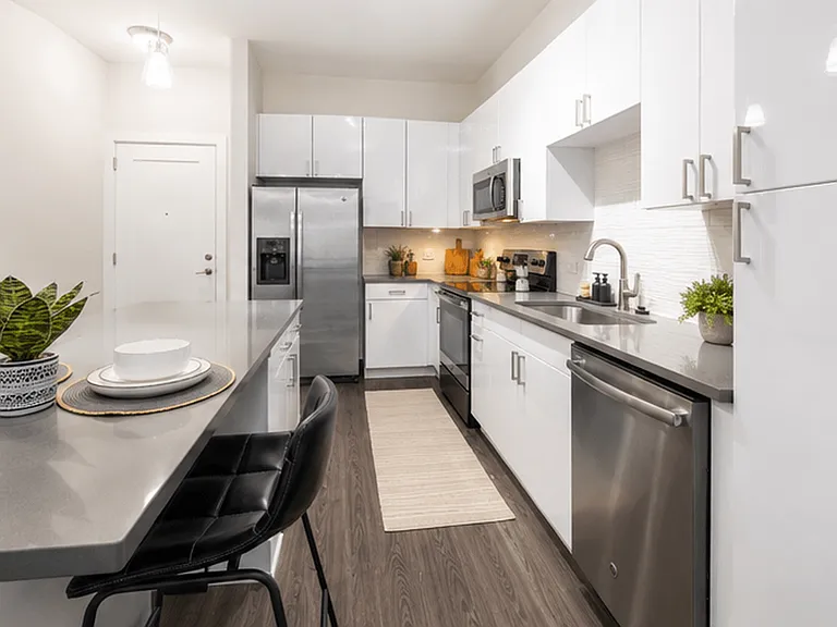 Society Westshore Apartments — Photo 10