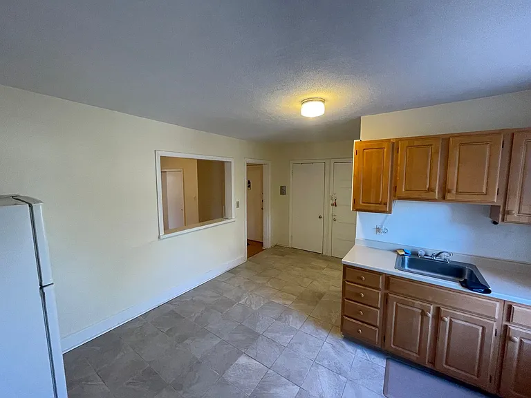16 Lincoln St #2 — Photo 4
