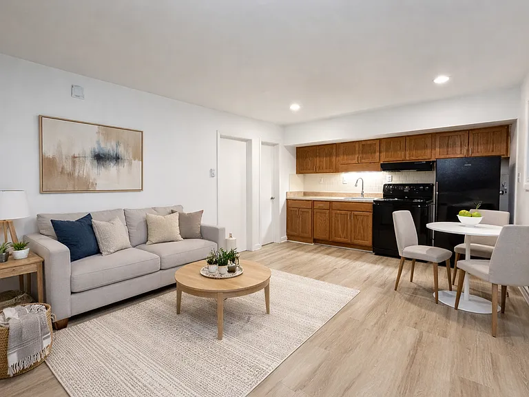 2201 Baltic Ave — Photo 1