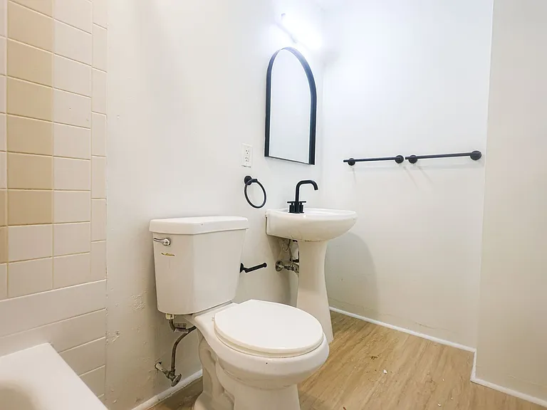 16805 Fairfax Ave — Photo 10