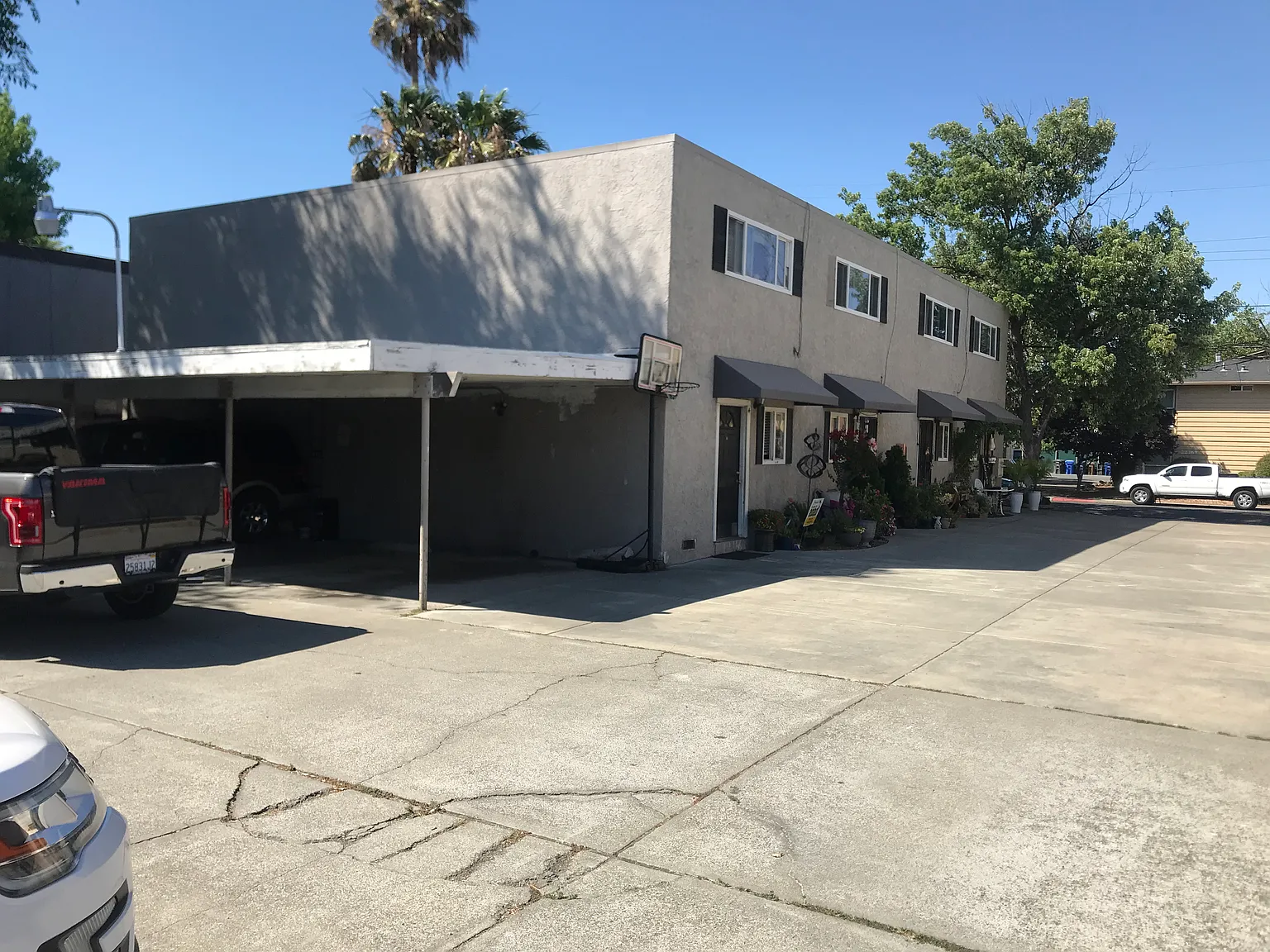 2 bed, 1.5 bath, 1100 sqft, $2,349 — Photo 3