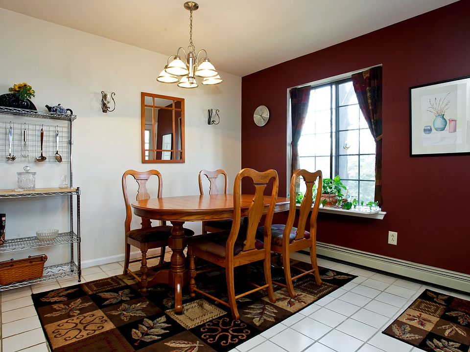 1st image of 90 Foxwood Cir #90