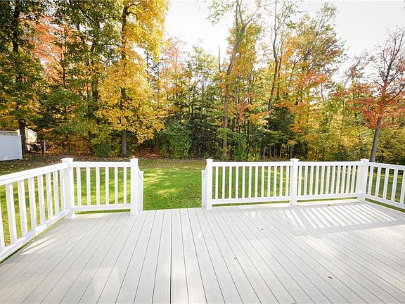 3rd image of 3465 Creekview Dr