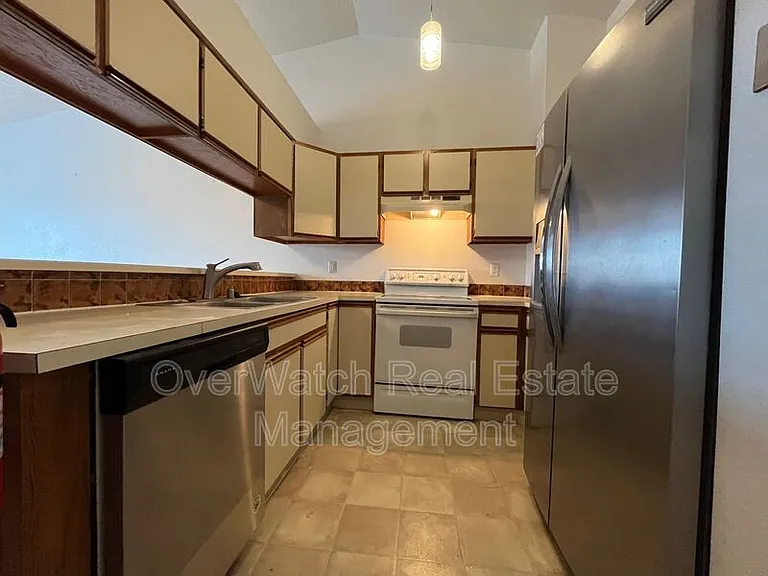 8000 Queen Victoria Dr #2 — Photo 2