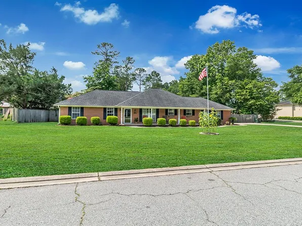 8 Cameron Ct W, Pembroke, GA 31321