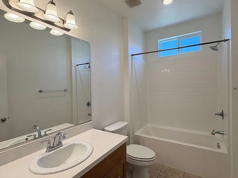 124 Deerbrush Ln — Photo 3