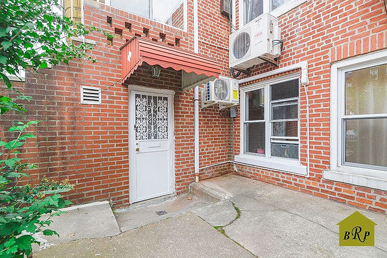 1st image of 8842 20th Ave #1