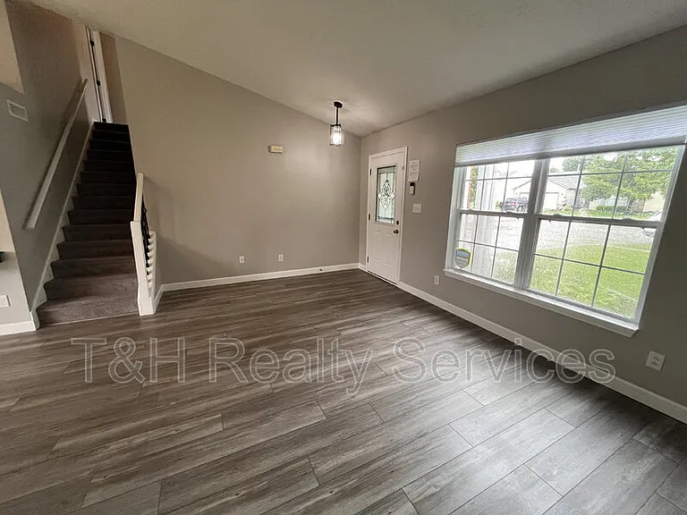 6803 Smithfield Blvd — Photo 5