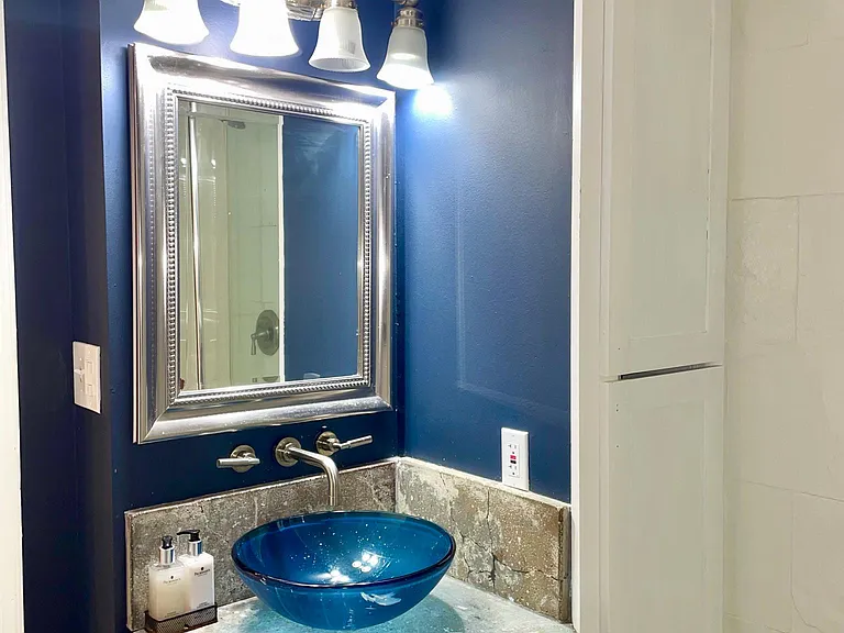 317 Soapstone Ln — Photo 17