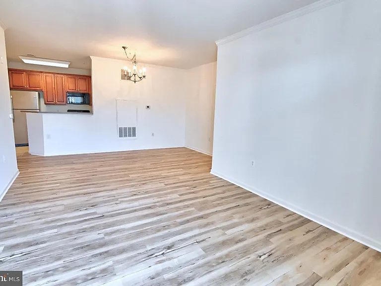 21216 McFadden Sq #108 — Photo 41