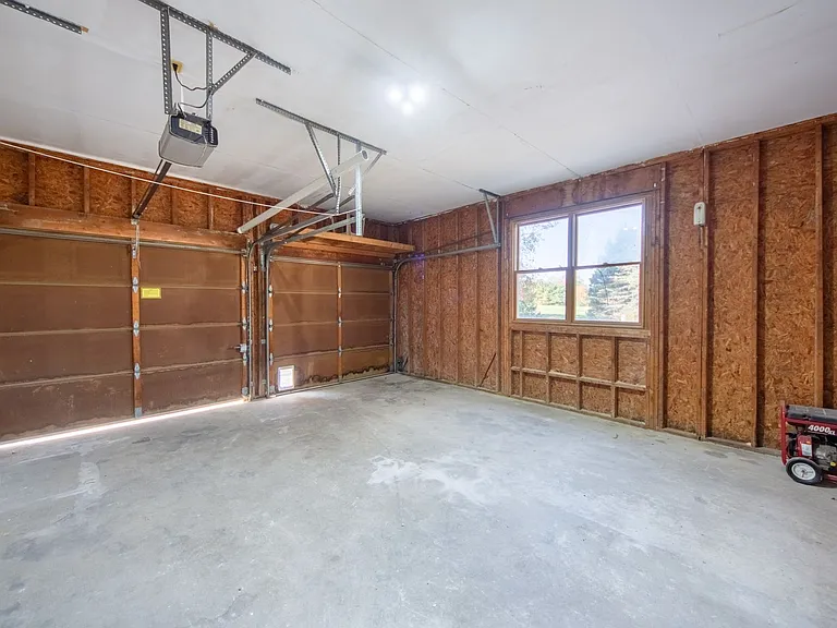 105 King George Ct — Photo 16