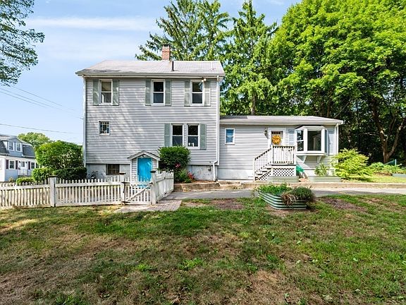 5th image of 17 Fairview Ave