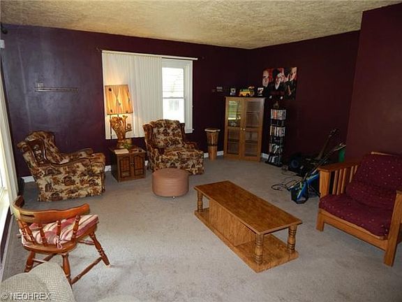 3rd image of 1779 Maplewood St NE