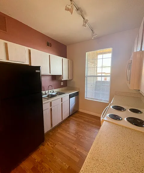 231 W Horizon Ridge Pkwy #2813 — Photo 7