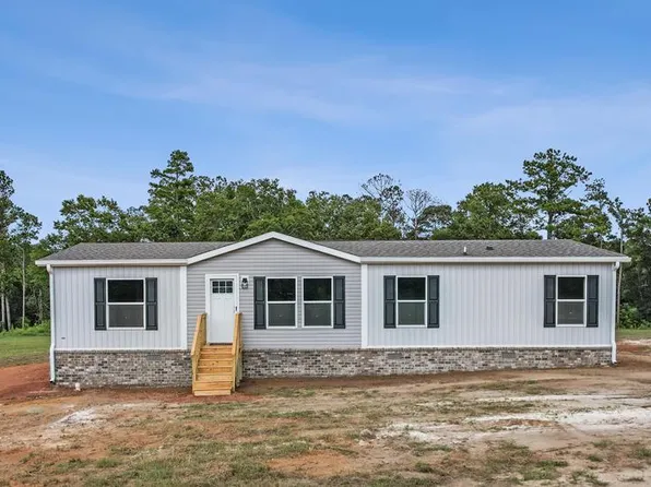 1904 Gilley Mill Rd, Headland, AL 36345