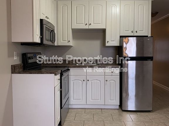 3rd image of 414 Hermitage Dr Unit 3