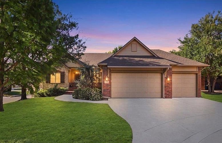 1st image of 2029 N Paddock Green Ct