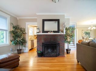 28 Cornell Ave, Warwick, RI 02888