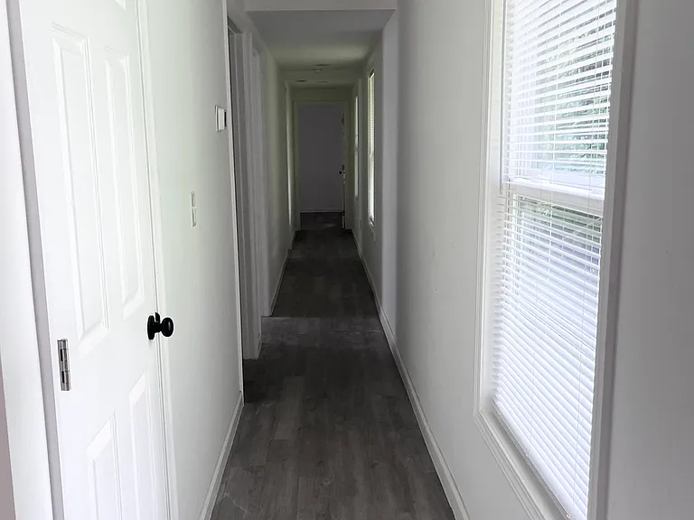 1410 Jones St — Photo 6
