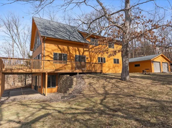 85 E Cedar Lake Ct, Star Prairie, WI 54026