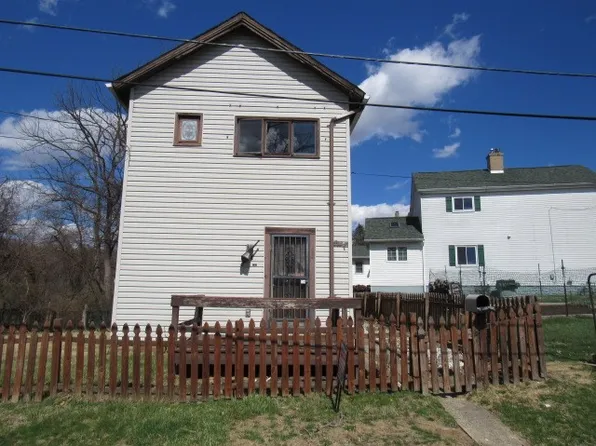 123 Pearl St, Belle Vernon, PA 15012