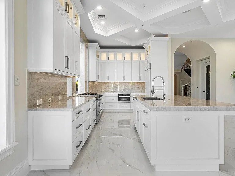549 NE 19th Ave #C — Photo 20