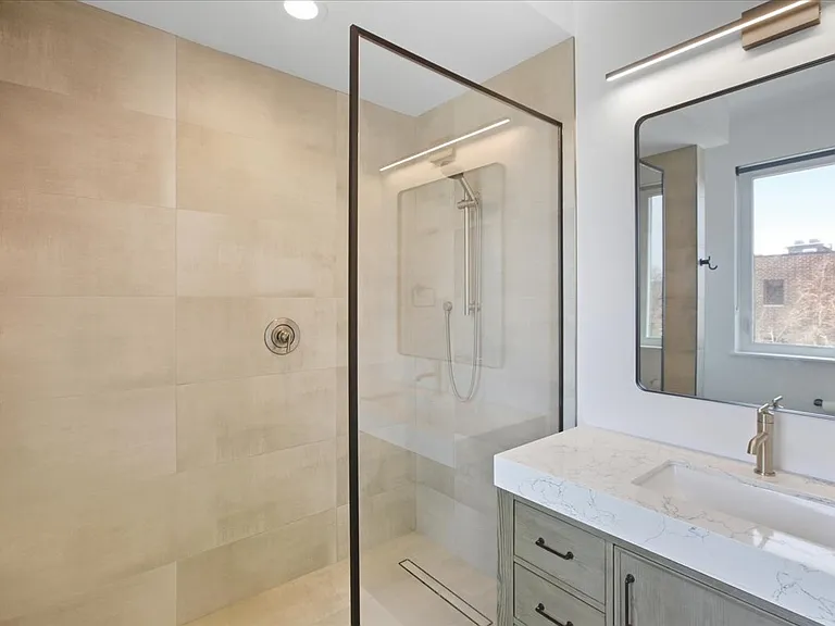 204 S Leavitt St #402 — Photo 12