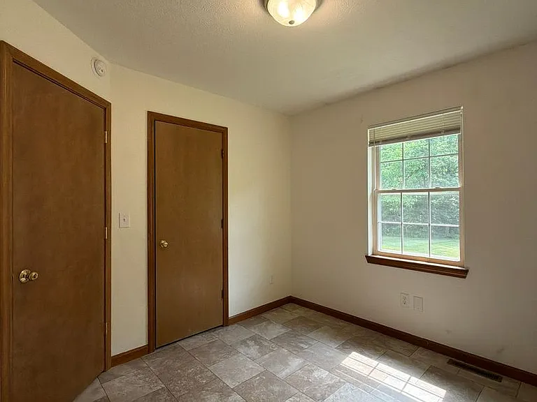 819 Colonial Manor Dr — Photo 16
