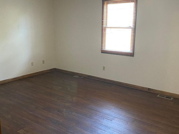 1st bedroom with window