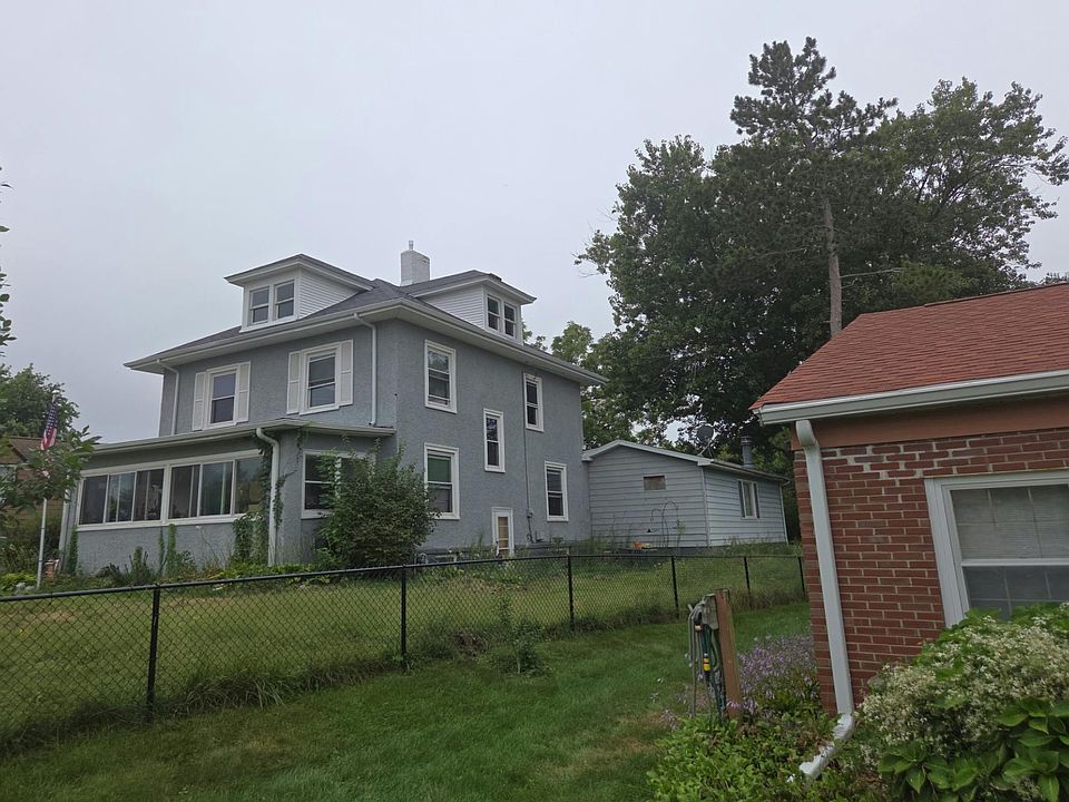 2nd image of 2128 24th St
