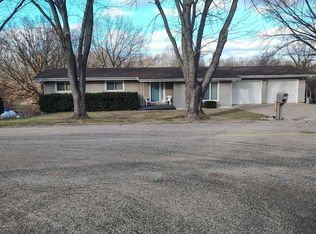 189 Hopewell Dr, Hopewell, IL 61565